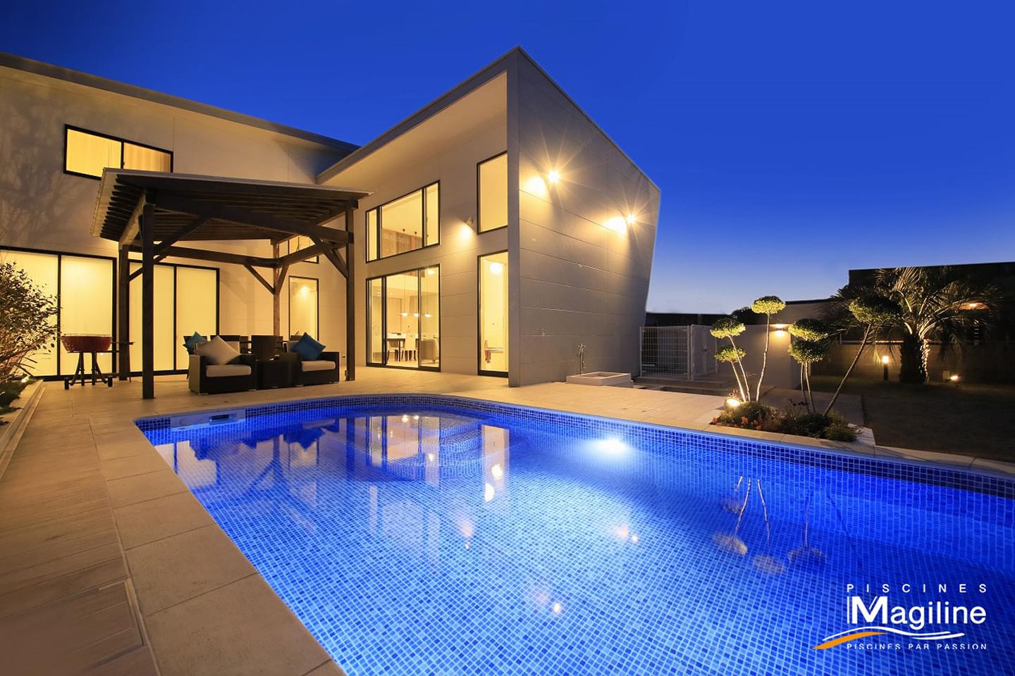 ガーデンプール