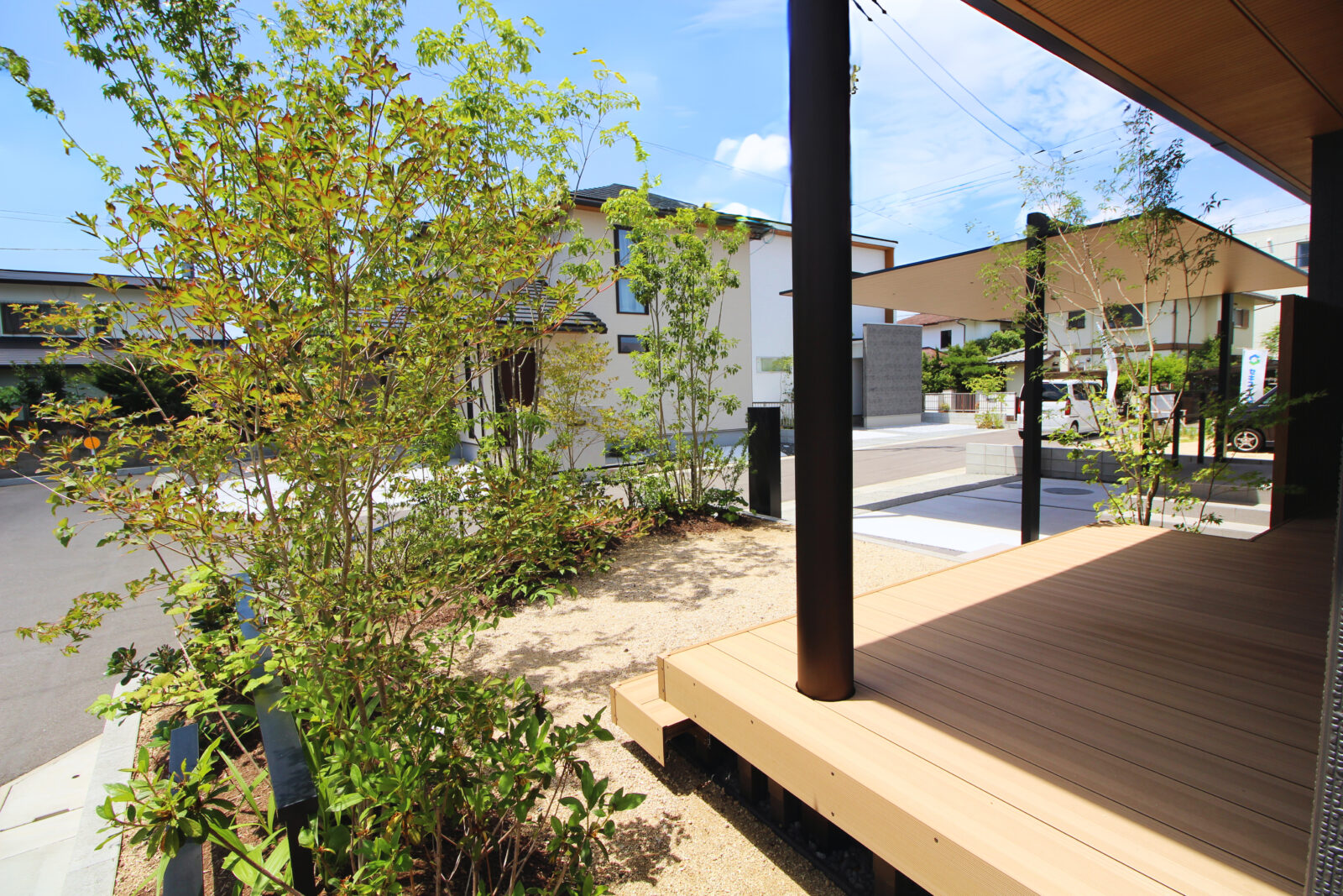エクステリア施工事例「【外構・エクステリア】木目と緑が調和する心地よいモダンエクステリア｜岡山県岡山市」（4）