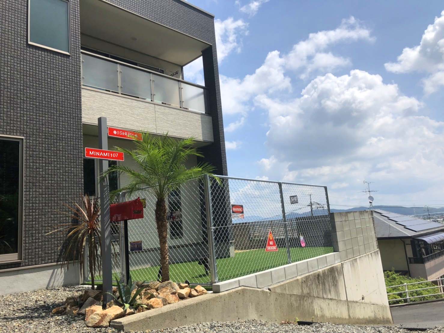 エクステリア施工事例「[外構・エクステリア] 絶景を活かしたアメリカンファサード｜岡山県倉敷市」（2）